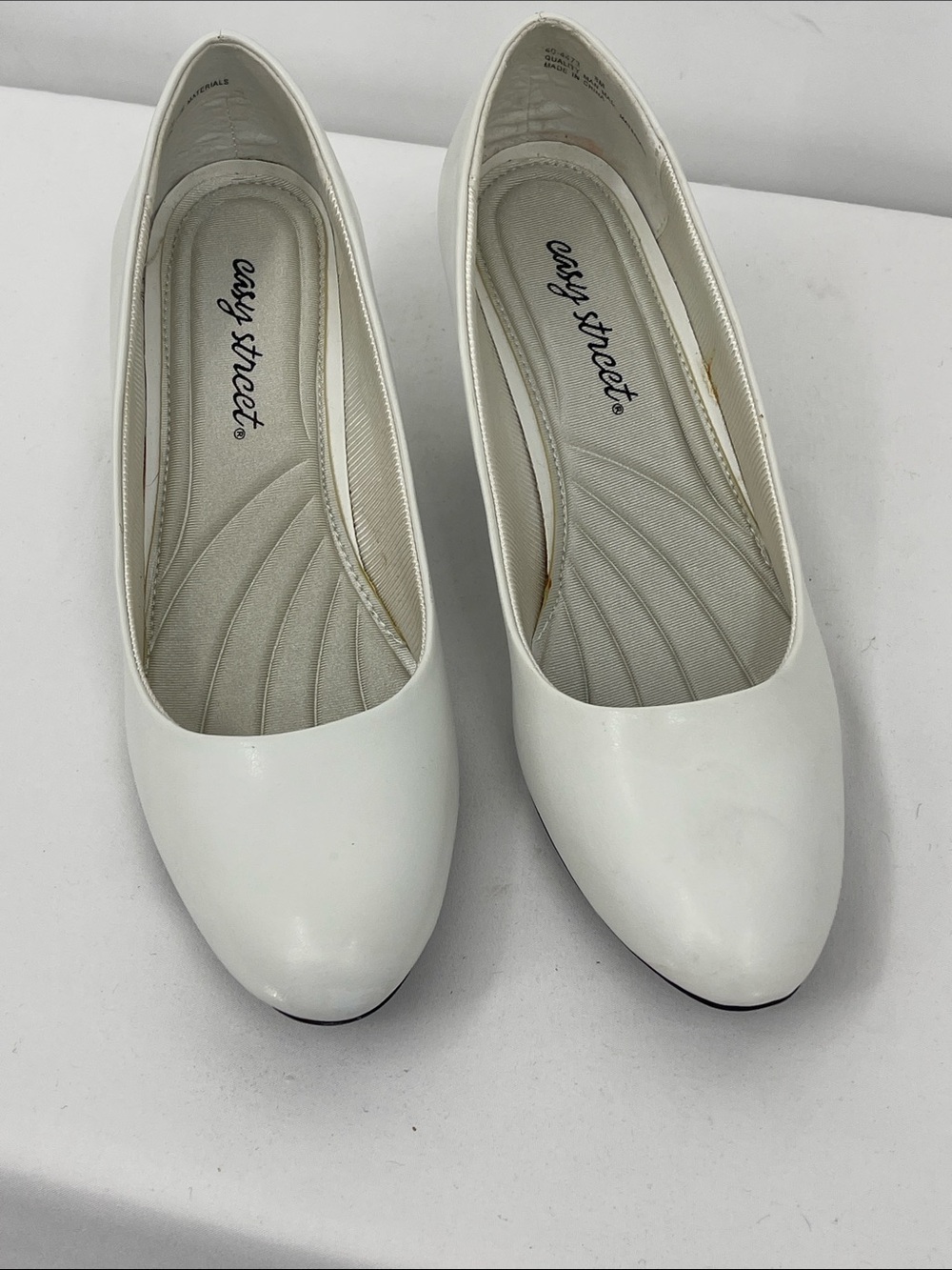 EASY STREET White Comfort PUMPS WOMENS SIZE 8M